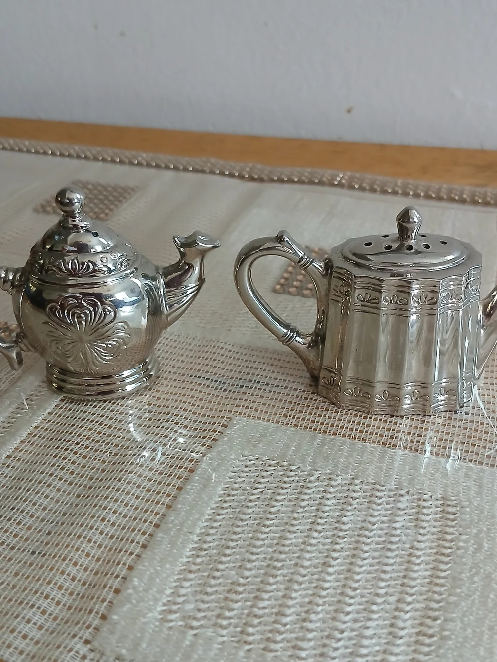 Silver Plated Salt And Pepper Shakers By Godinger Style vnt